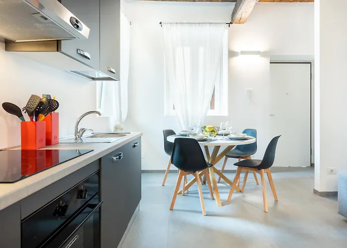 Naviglio Suite Apartments